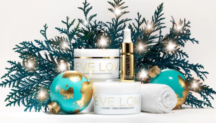 #15 $501至 $1,000聖誕禮物推介：EVE LOM全能逆時煥光套裝聖誕假期不時出席朋友派對、家庭聚會捱夜狂歡，聖誕節過後通常都會一臉倦容。為對方送上EVE LOM全能逆時煥光套裝，套裝包括 